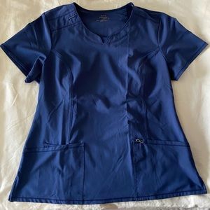 Woman’s Cherokee Infinity Scrub Top - size L